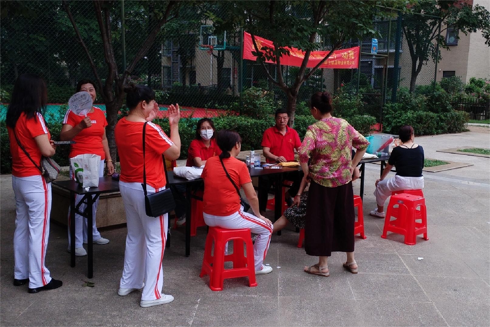 福晟物業(yè)邀請中醫(yī)堂專家為業(yè)主提供“關(guān)愛滿滿”，愛心義診”便民服務(wù)